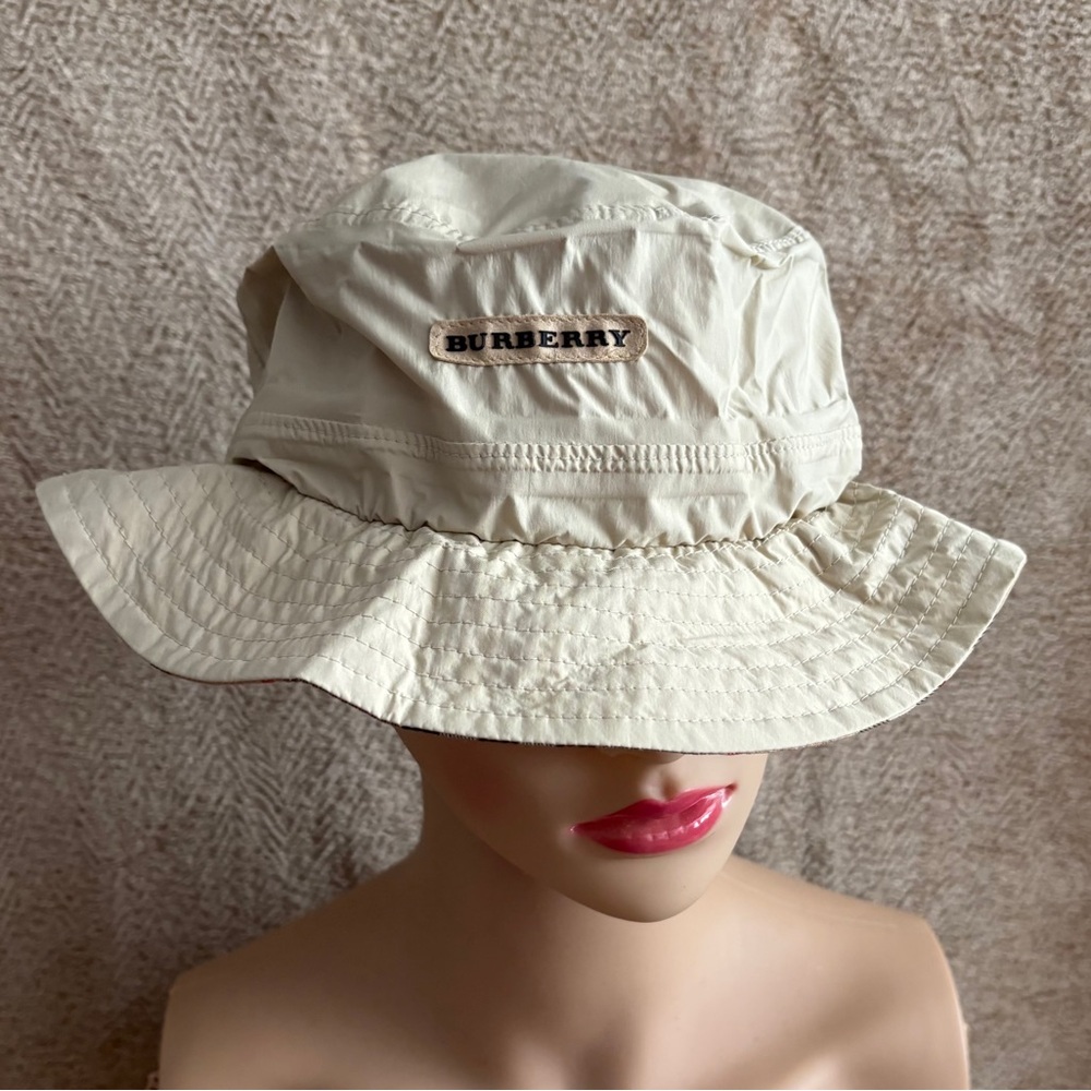Burberry Nova Check waterproof Hat M/L New - Picture 8 of 15